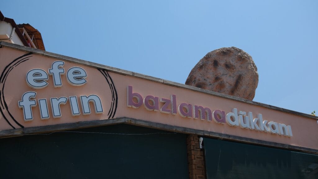 efe fırın bazlama dükkanı tabela görseli